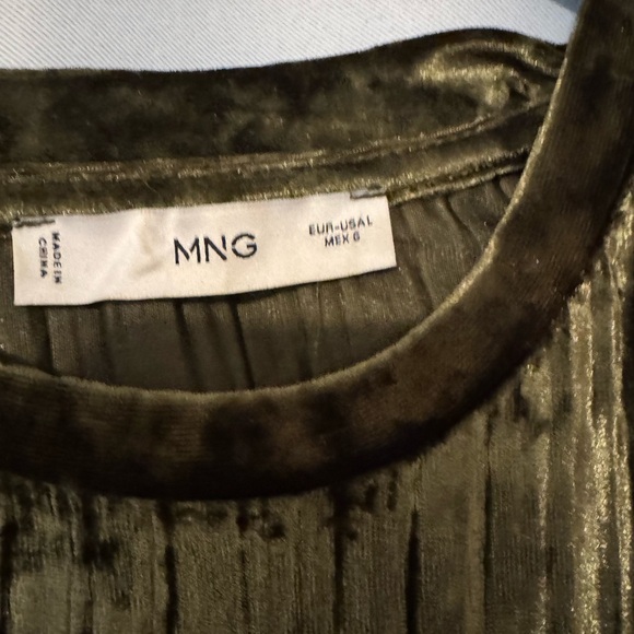 Green Velvet Two-Piece Set - Picture 2 of 4